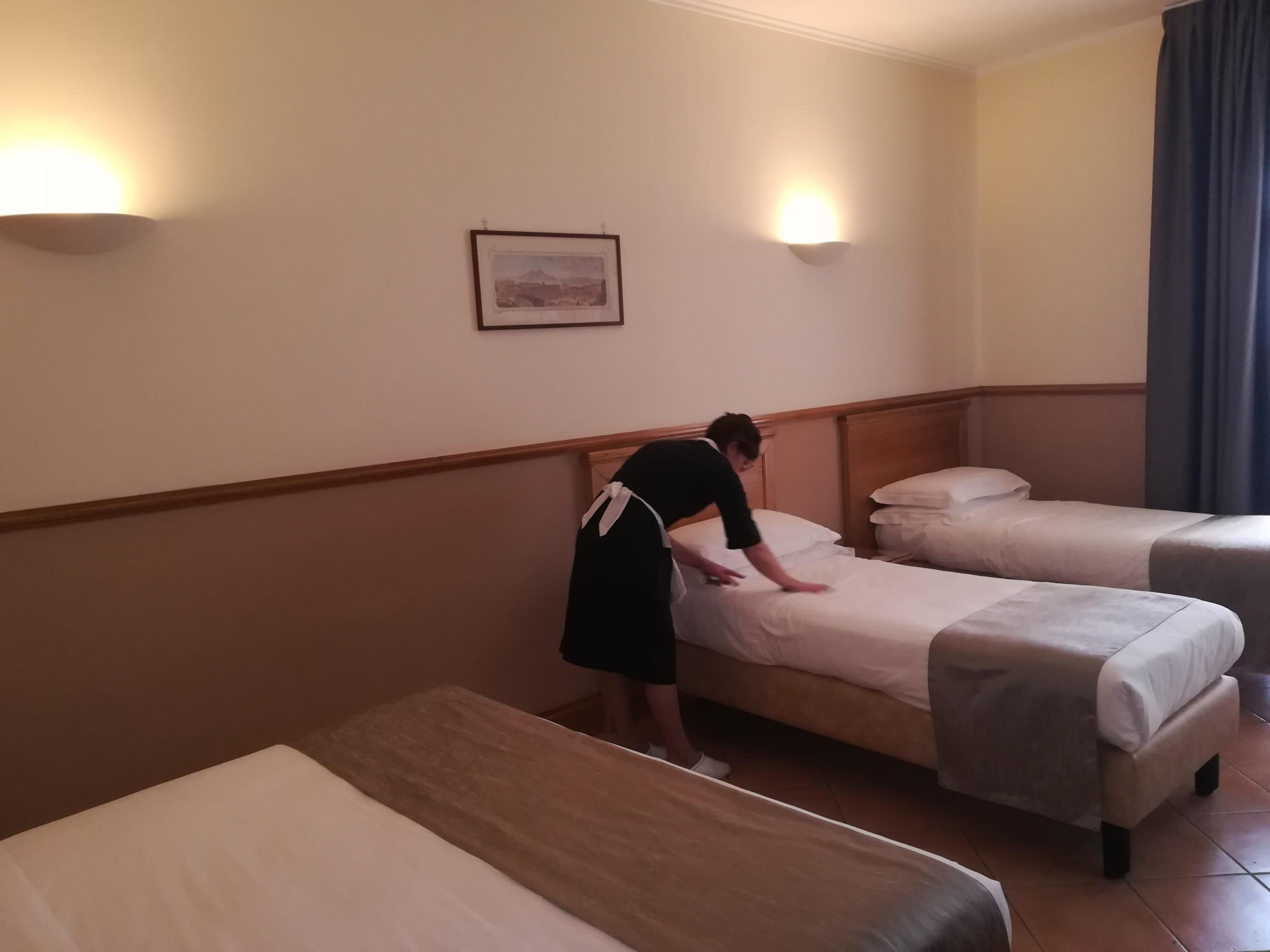 Hotel Leopardi Наполи Екстериор снимка