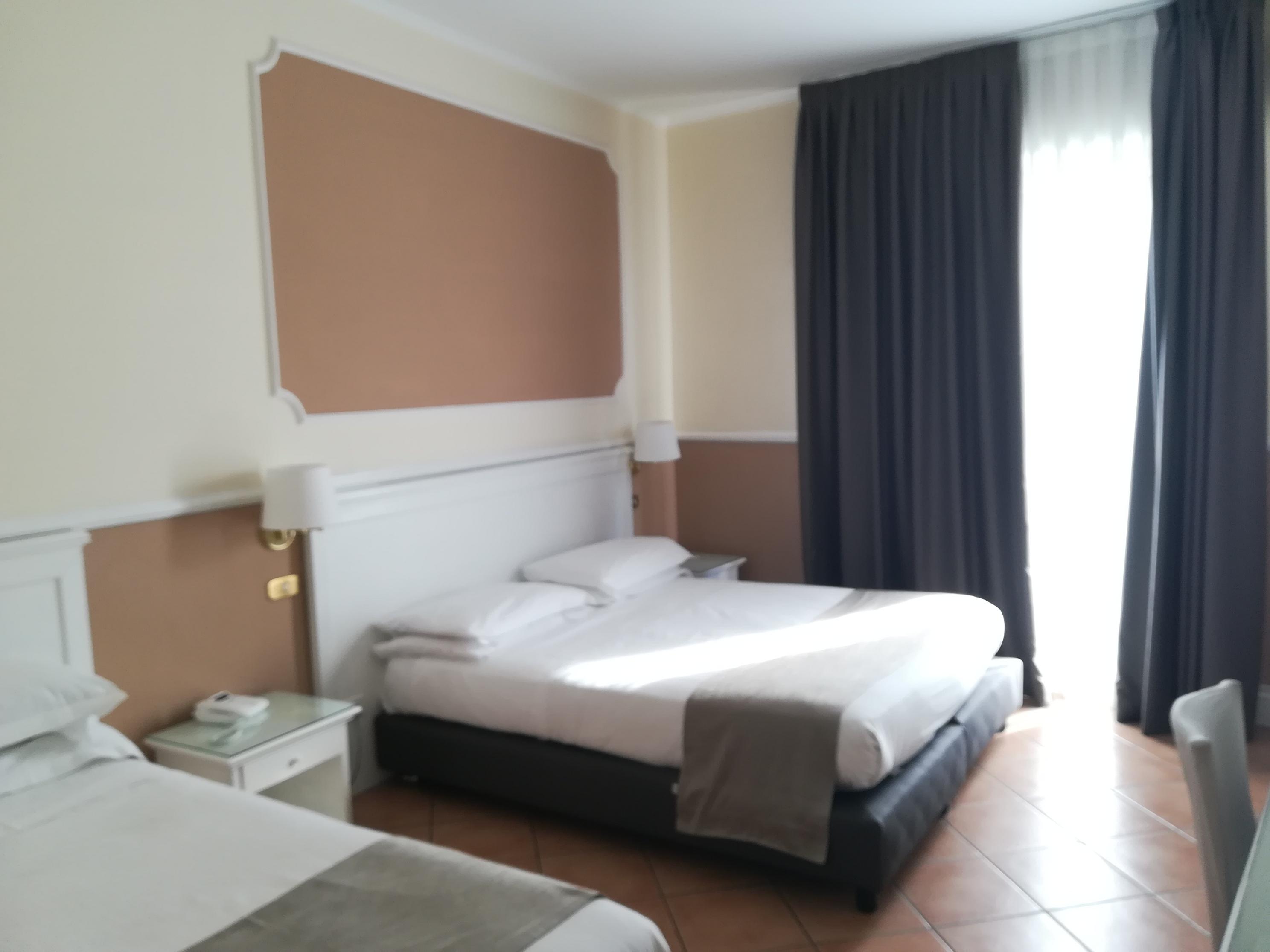 Hotel Leopardi Наполи Екстериор снимка