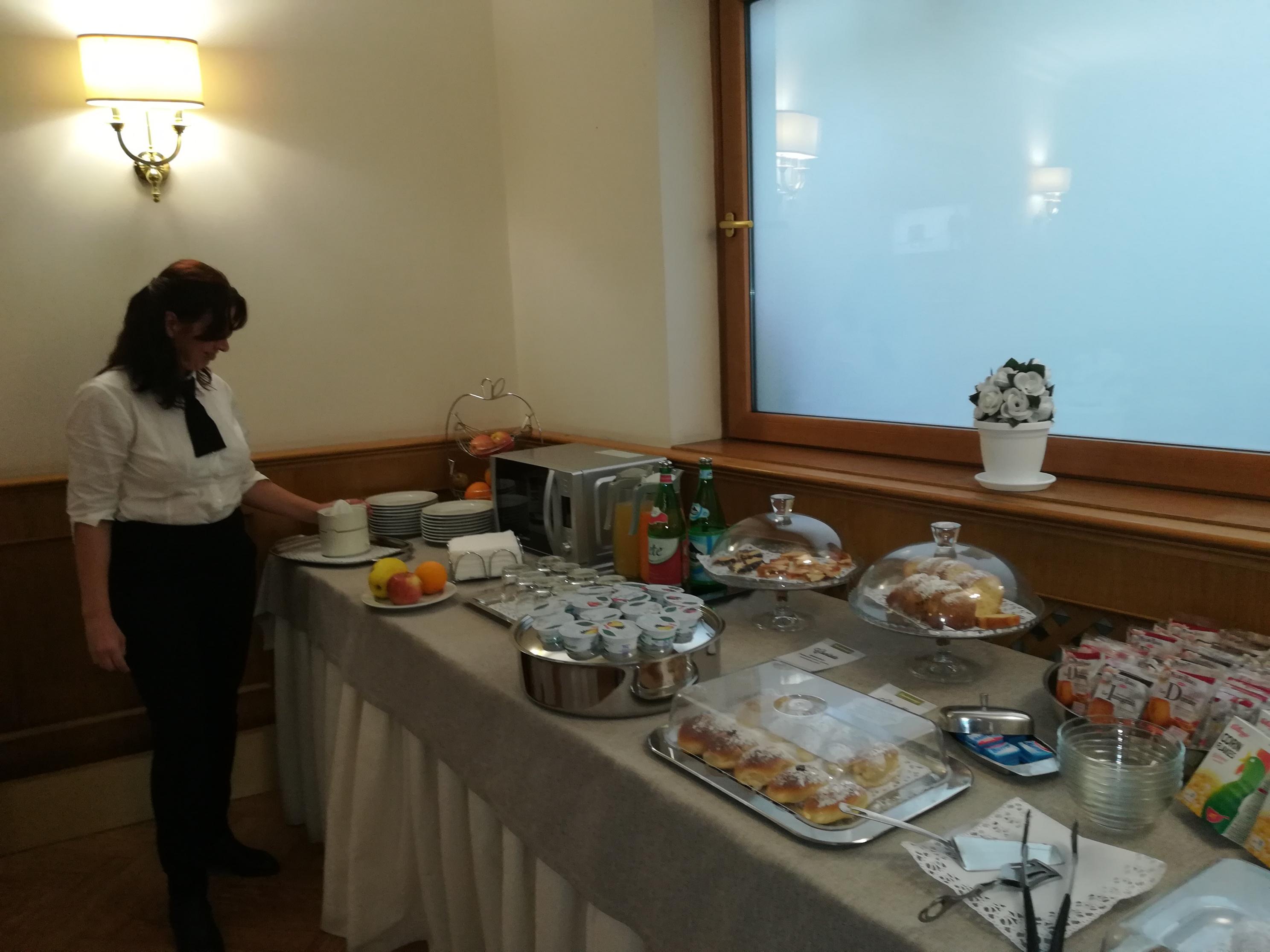 Hotel Leopardi Наполи Екстериор снимка