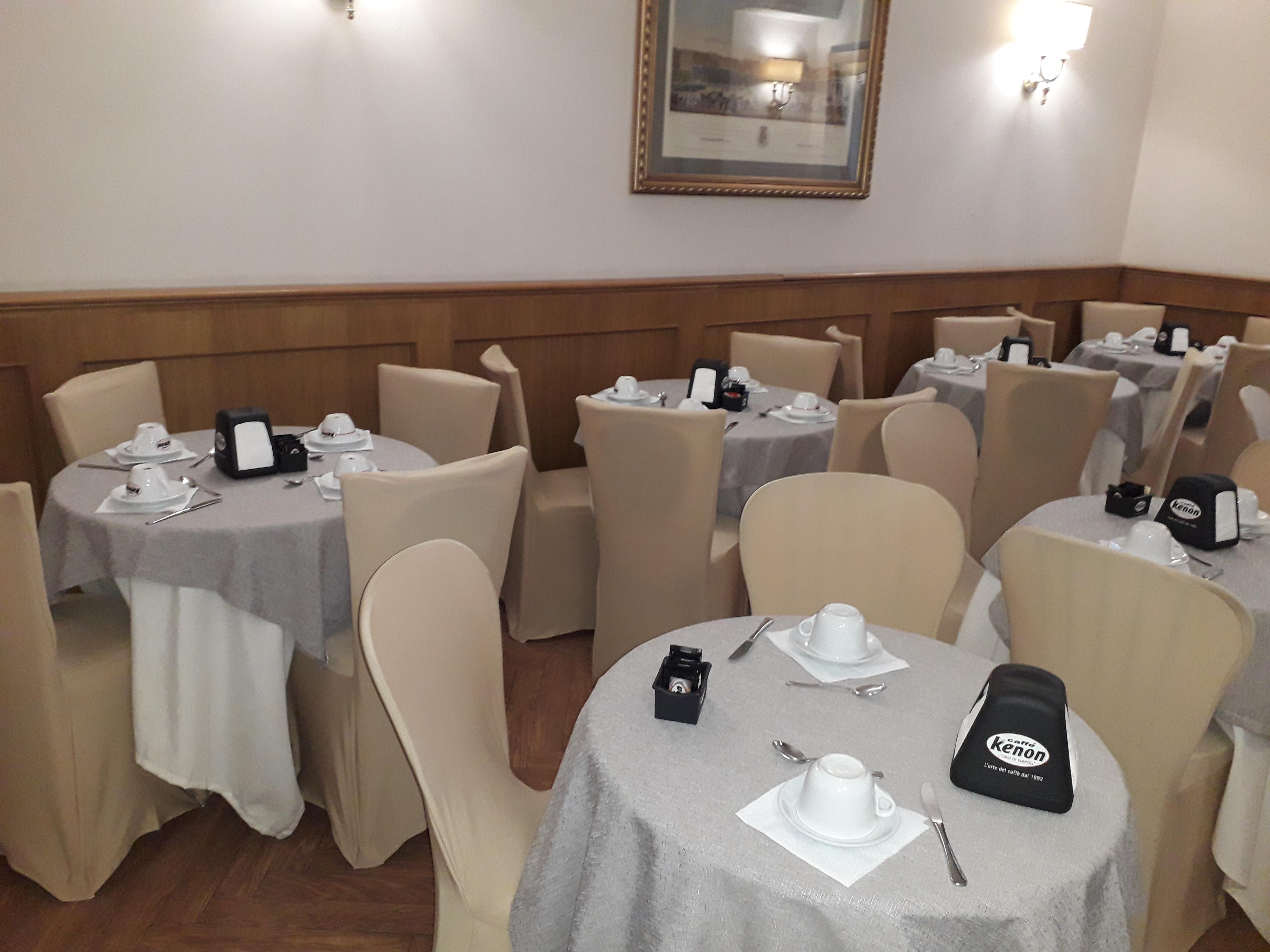 Hotel Leopardi Наполи Екстериор снимка