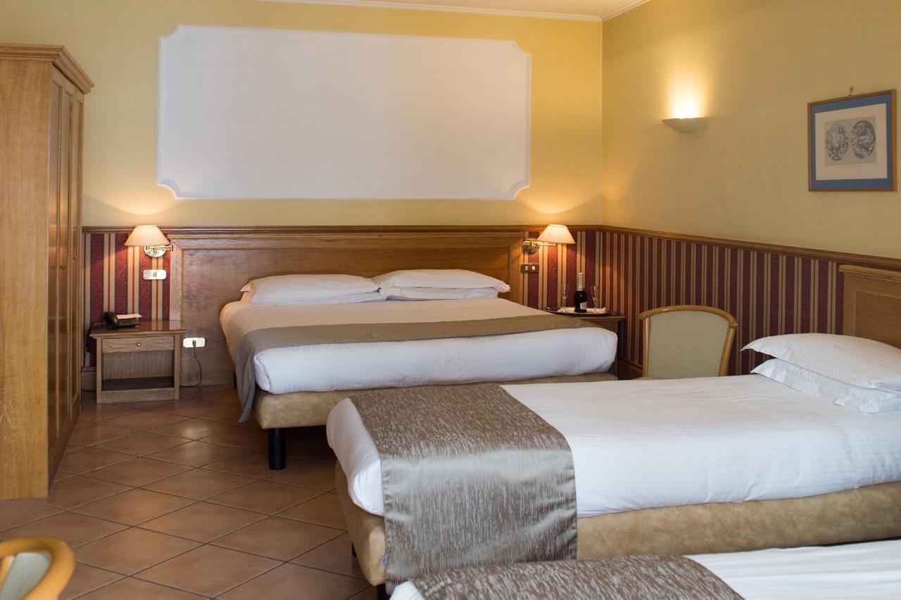 Hotel Leopardi Наполи Екстериор снимка