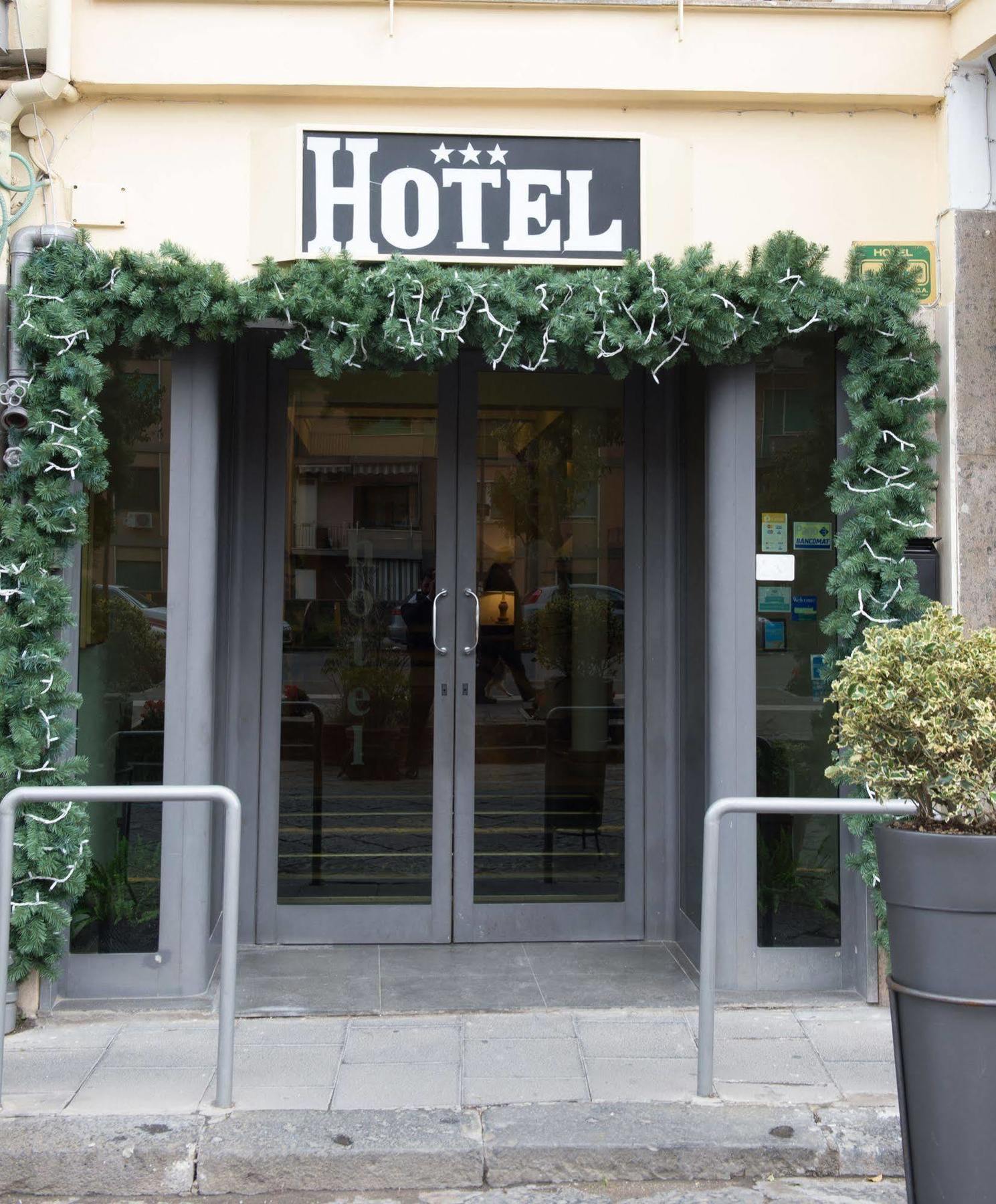 Hotel Leopardi Наполи Екстериор снимка